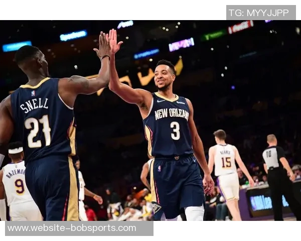 鹈鹕与勇士激战正酣比分直播全程跟踪精彩瞬间不容错过